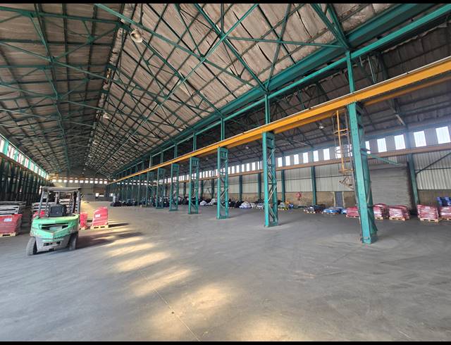 3,000M² WAREHOUSE FOR SALE IN BOKSBURG EAST
